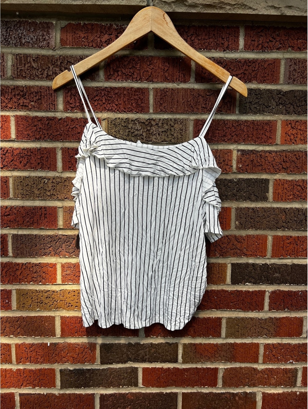 American Eagle Outfitters White and Black Lined Flounce Tank Top